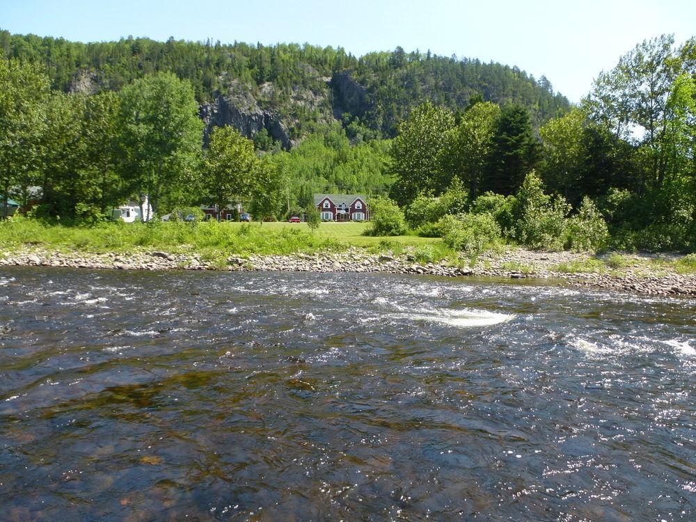 B&B Les Deux Pignons Petit-Saguenay Buitenkant foto