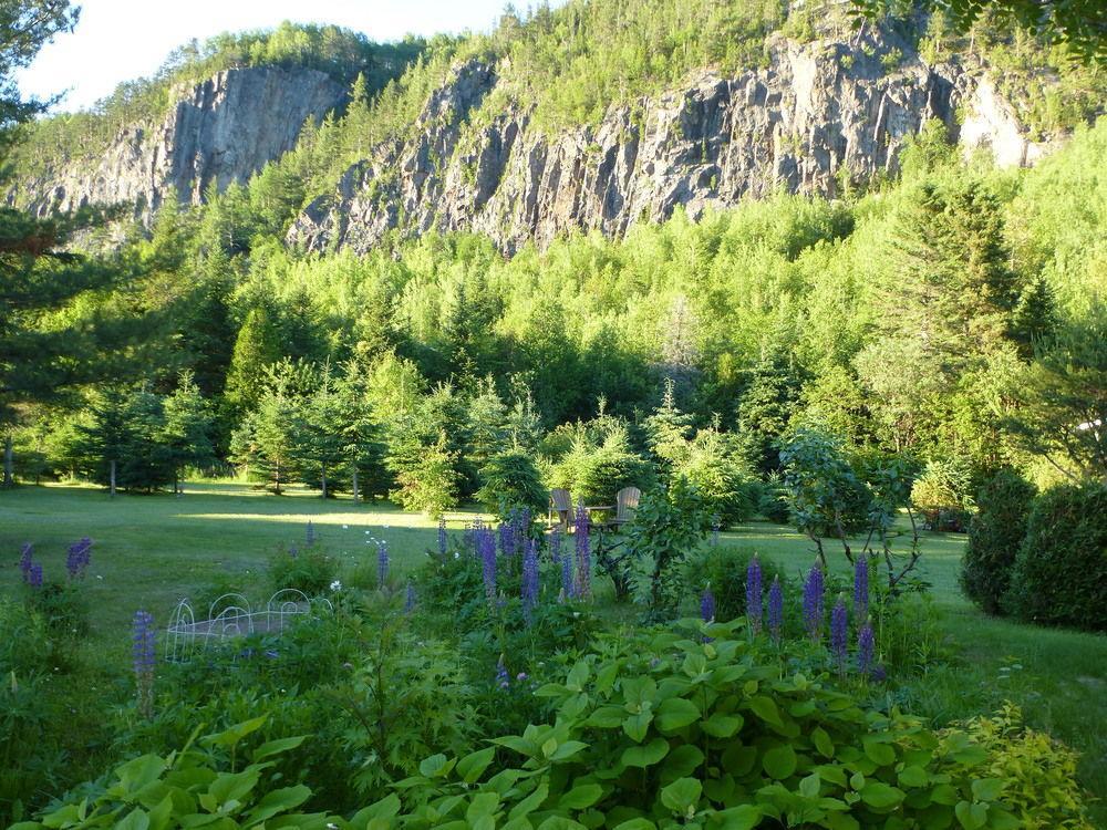 B&B Les Deux Pignons Petit-Saguenay Buitenkant foto