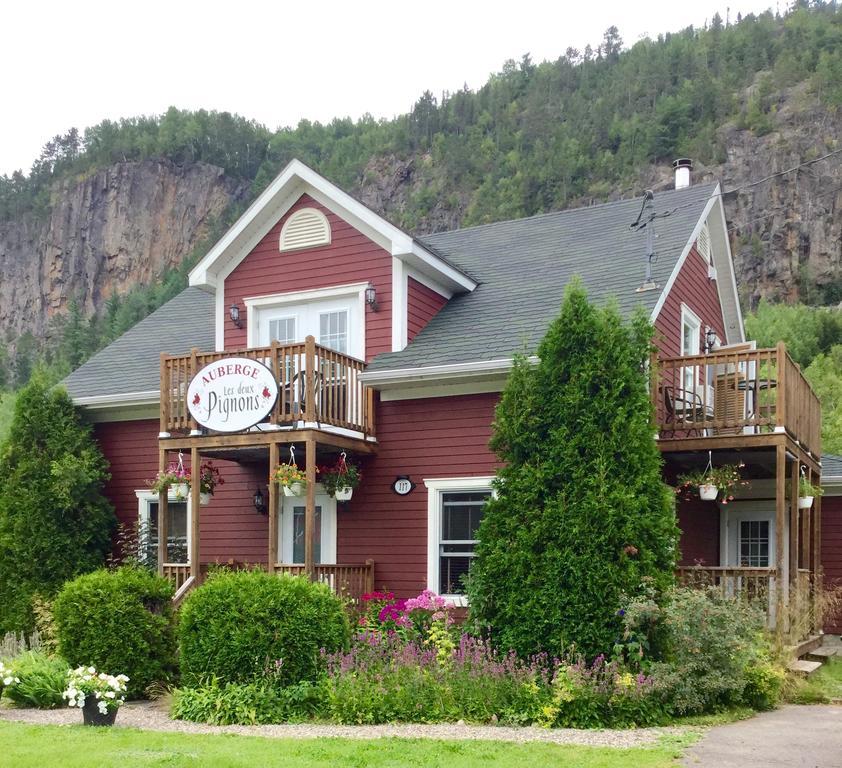 B&B Les Deux Pignons Petit-Saguenay Buitenkant foto