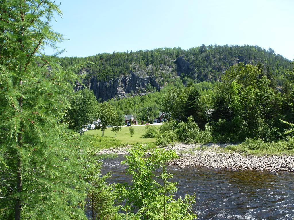 B&B Les Deux Pignons Petit-Saguenay Buitenkant foto