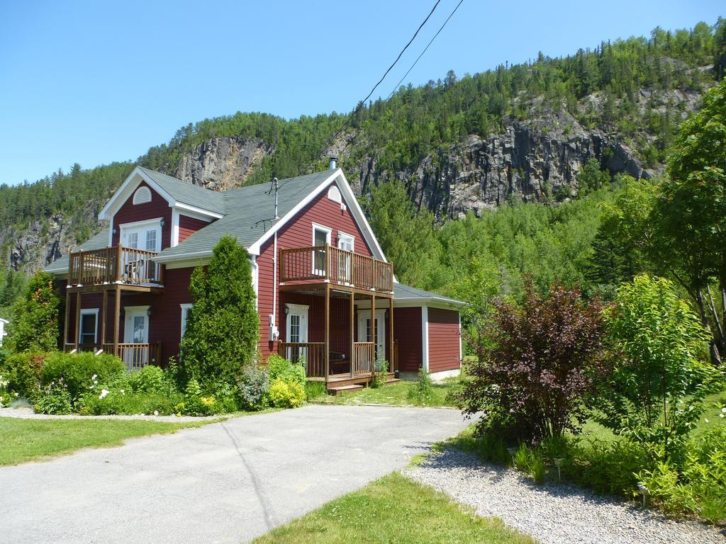 B&B Les Deux Pignons Petit-Saguenay Buitenkant foto