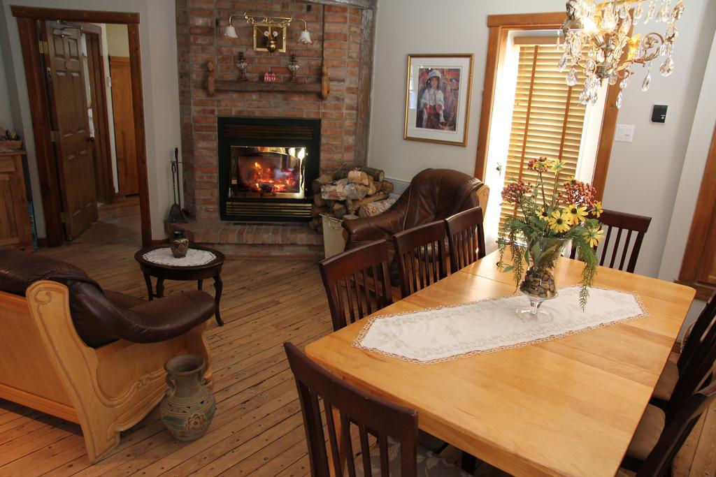 B&B Les Deux Pignons Petit-Saguenay Buitenkant foto
